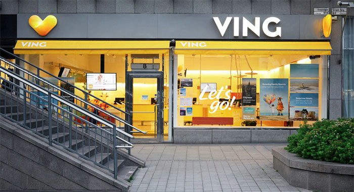 How to enhance the first impression of stores through signboards?